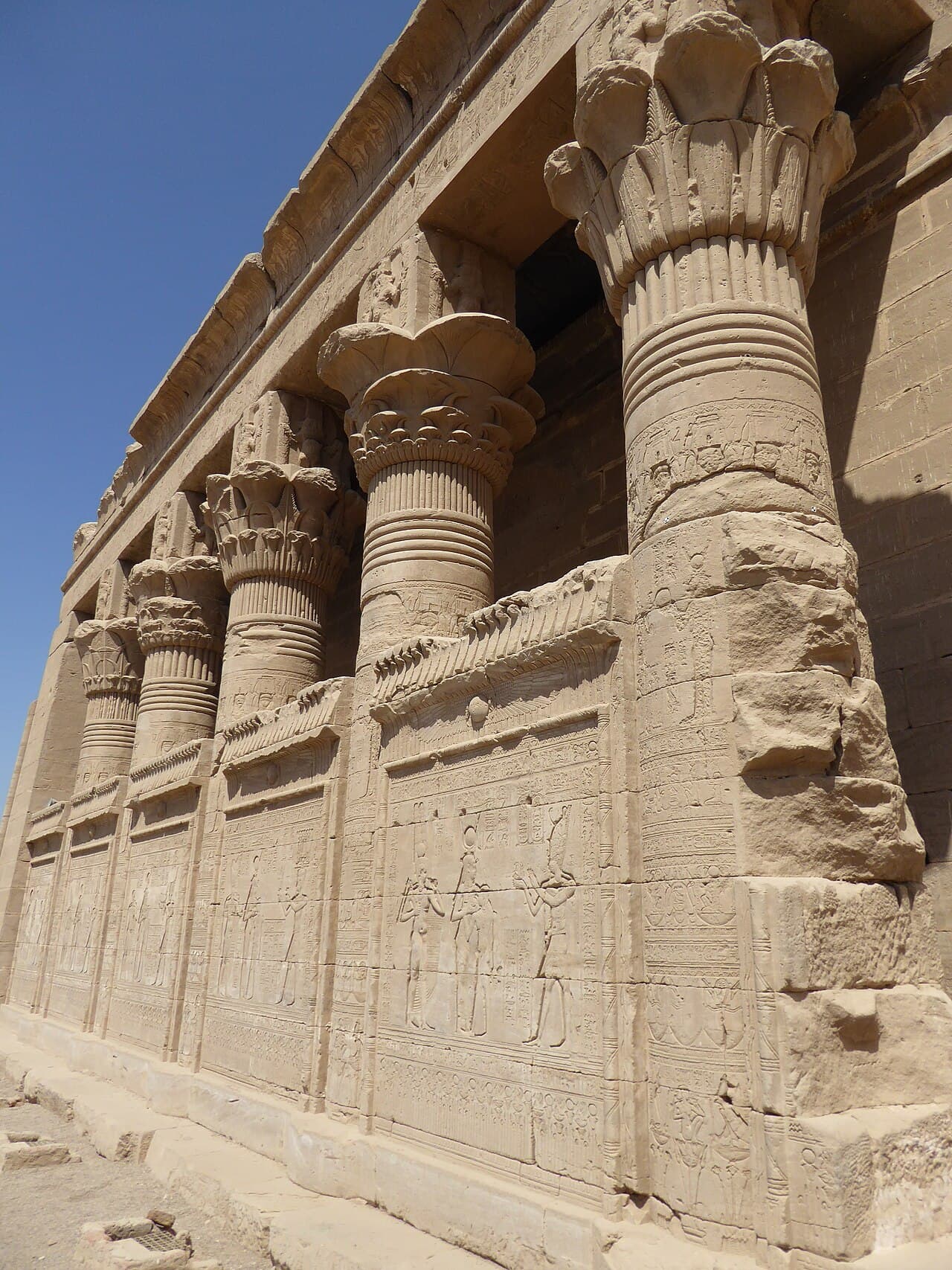 Dendera Temple: A Complete Guide to Hathor's Sanctuary